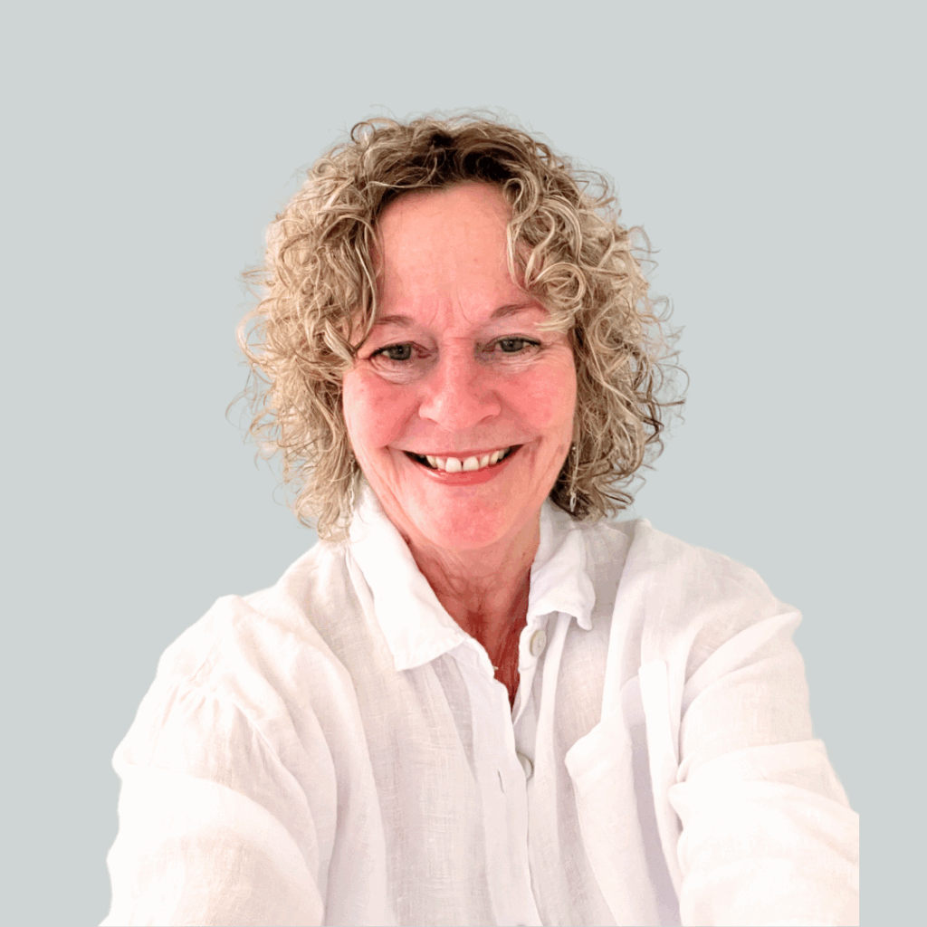 Registered Social Worker providing therapy in Toronto